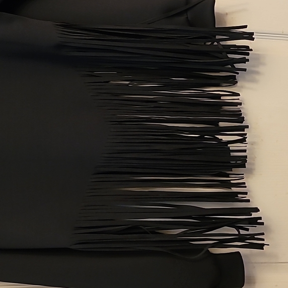 Fringe bottom sweater - Picture 4 of 6